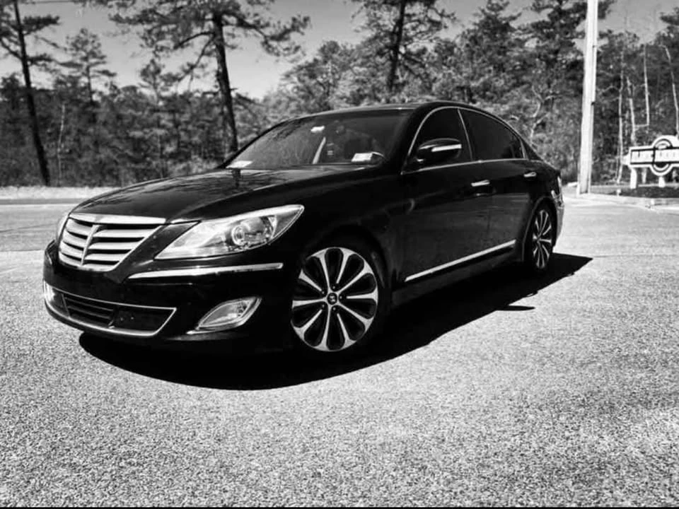 2012 Hyundai Genesis - Image 6 of 9
