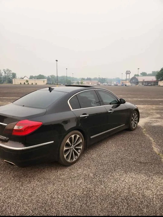 2012 Hyundai Genesis - Image 5 of 9