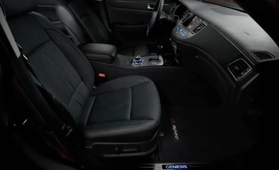 2012 Hyundai Genesis - Image 12 of 13
