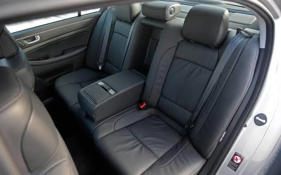 2012 Hyundai Genesis - Image 4 of 13