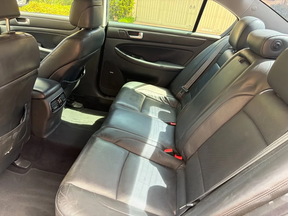 2012 Hyundai Genesis - Image 6 of 13