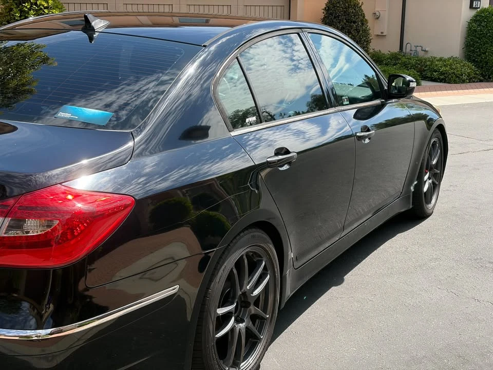 2012 Hyundai Genesis - Image 9 of 13