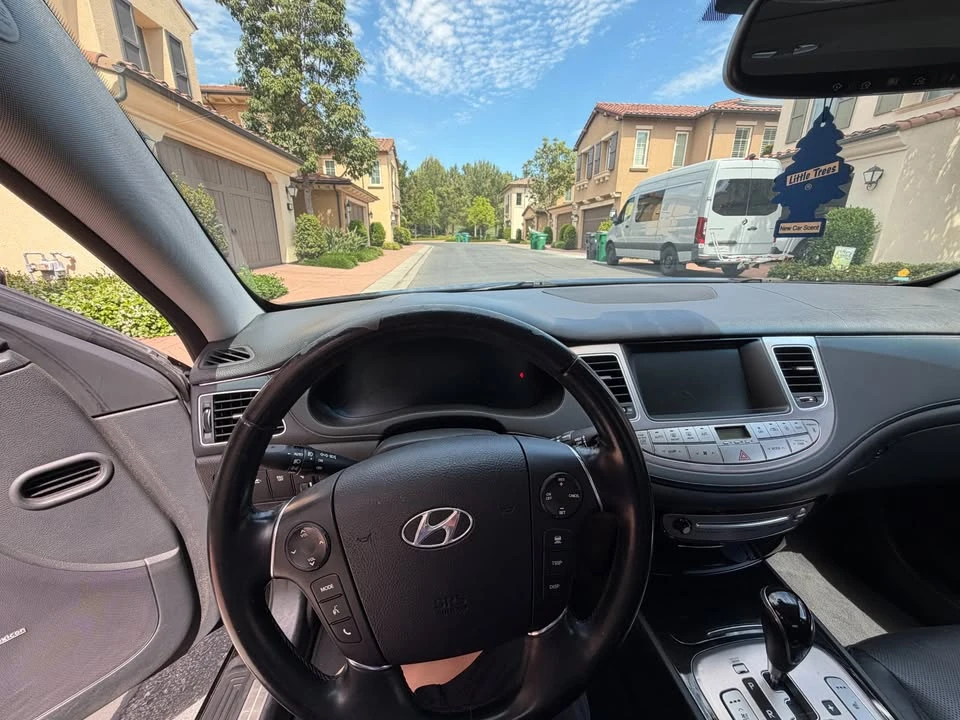 2012 Hyundai Genesis - Image 2 of 13