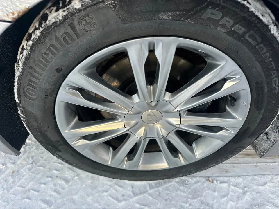 2012 Hyundai Genesis - Image 10 of 16