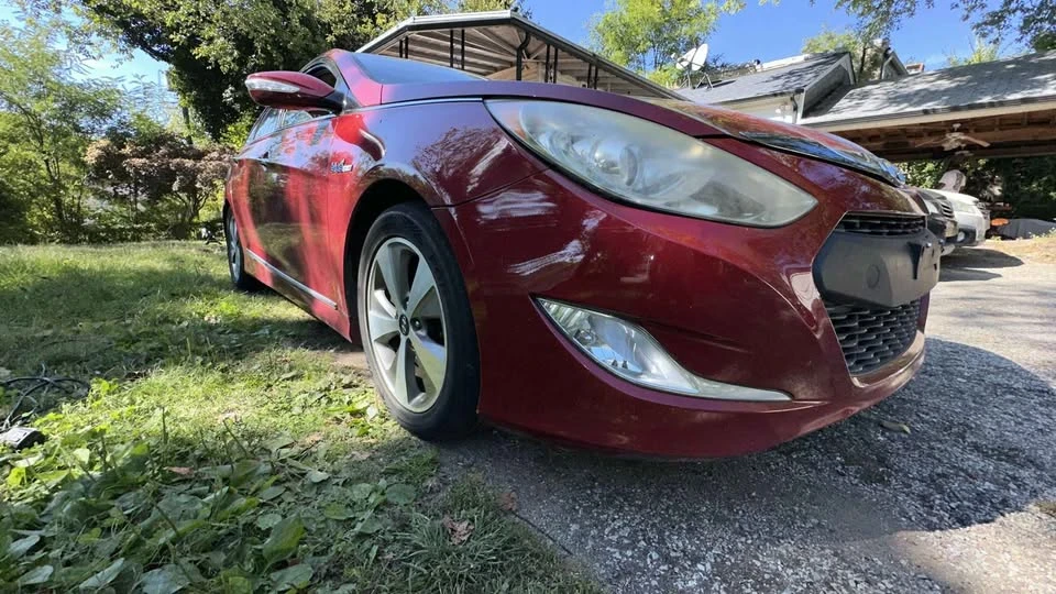 2012 Hyundai Sonata - Image 2 of 11