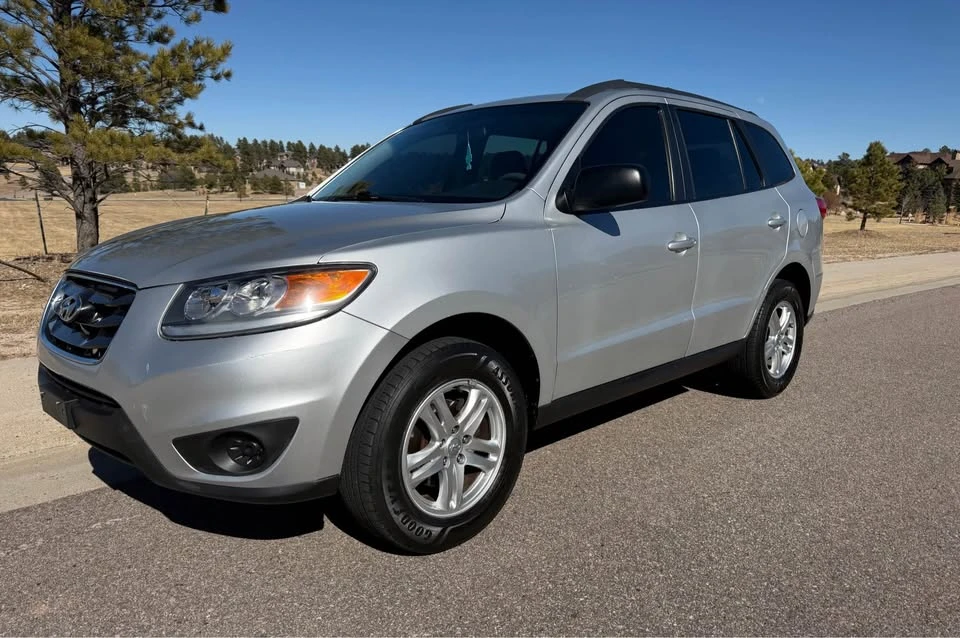 2012 Hyundai Santa Fe - Image 2 of 15