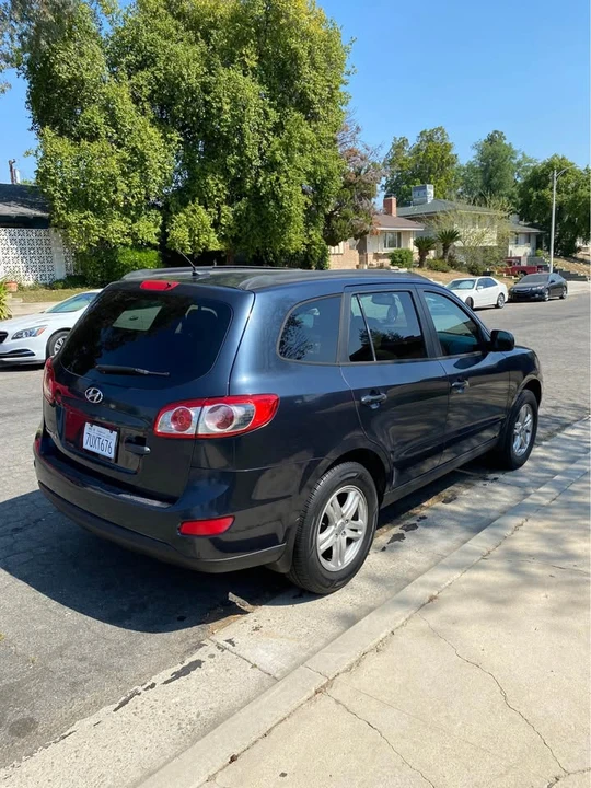 2012 Hyundai Santa Fe - Image 3 of 8