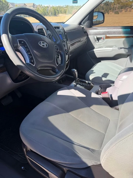 2012 Hyundai Santa Fe - Image 13 of 15