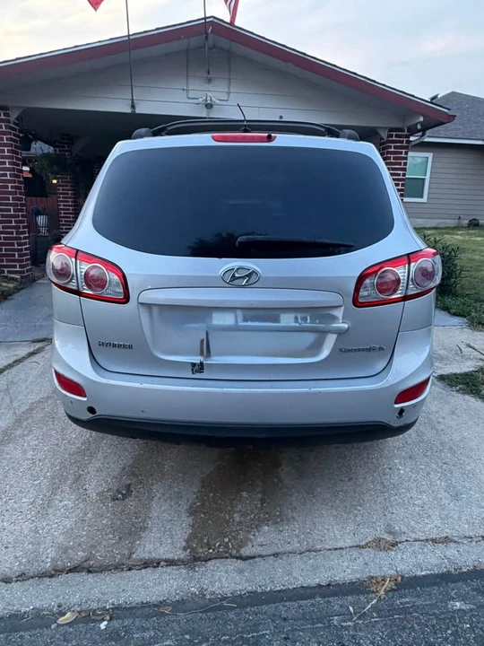 2012 Hyundai Santa Fe - Image 2 of 5