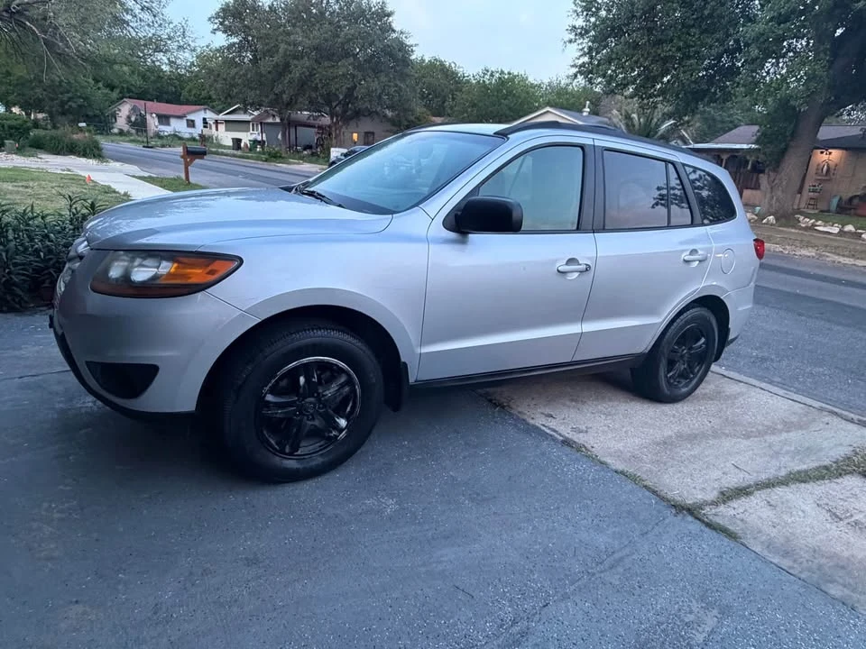 2012 Hyundai Santa Fe - Image 4 of 5