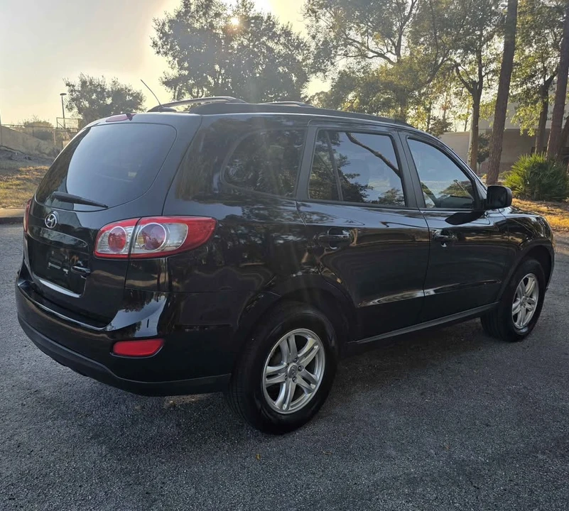 2012 Hyundai Santa Fe - Image 8 of 16