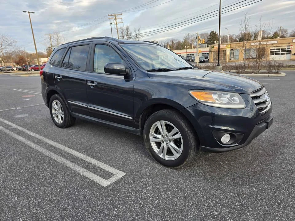 2012 Hyundai Santa Fe - Image 6 of 17