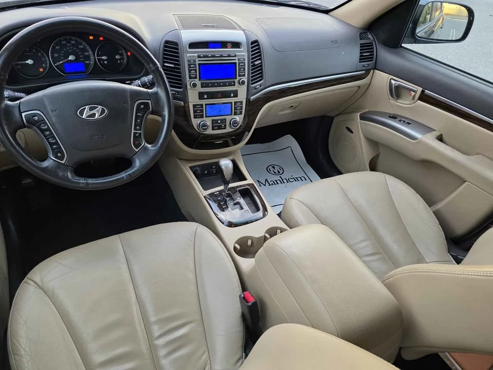 2012 Hyundai Santa Fe - Image 10 of 17