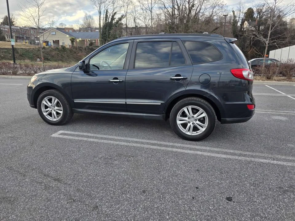 2012 Hyundai Santa Fe - Image 4 of 17