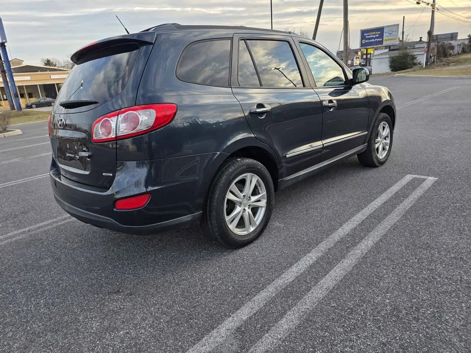 2012 Hyundai Santa Fe - Image 8 of 17