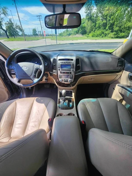 2012 Hyundai Santa Fe - Image 7 of 11