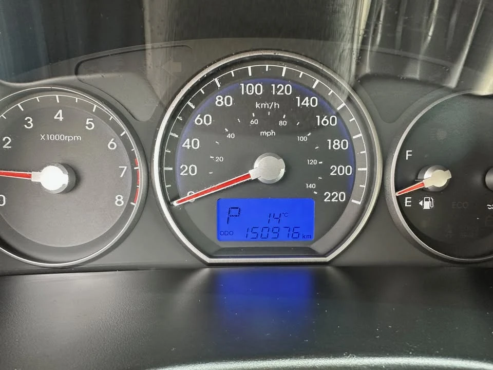 2012 Hyundai Santa Fe - Image 12 of 13