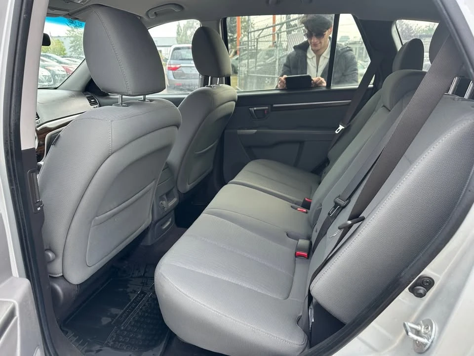 2012 Hyundai Santa Fe - Image 10 of 13