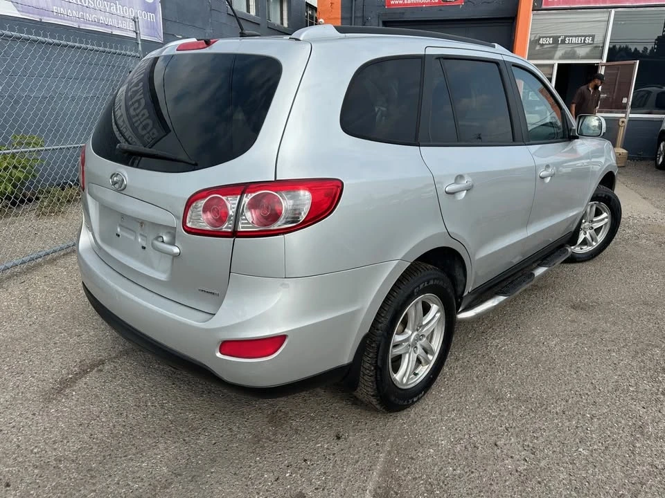 2012 Hyundai Santa Fe - Image 6 of 13