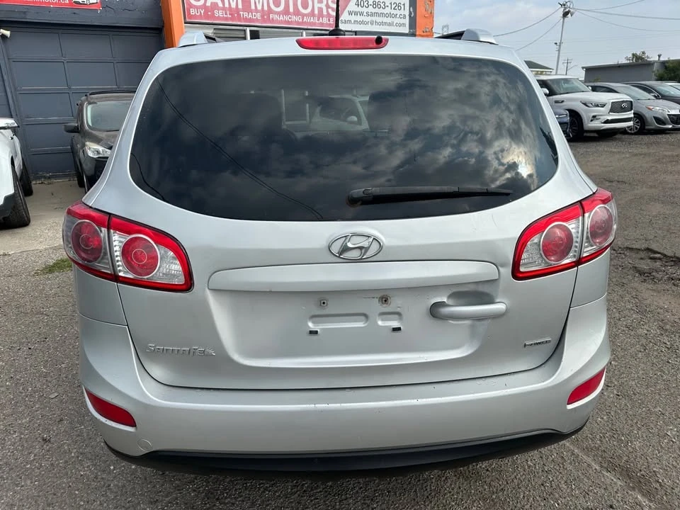 2012 Hyundai Santa Fe - Image 5 of 13