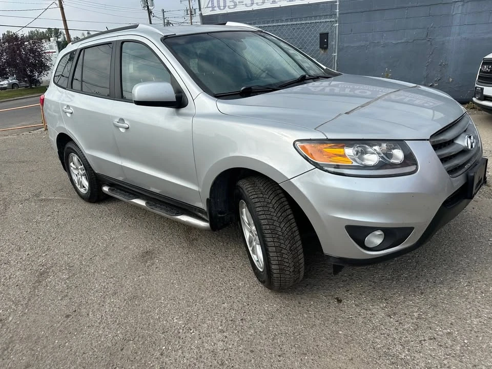 2012 Hyundai Santa Fe - Image 8 of 13