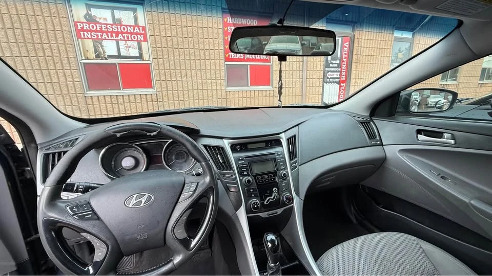2012 Hyundai Sonata - Image 2 of 2