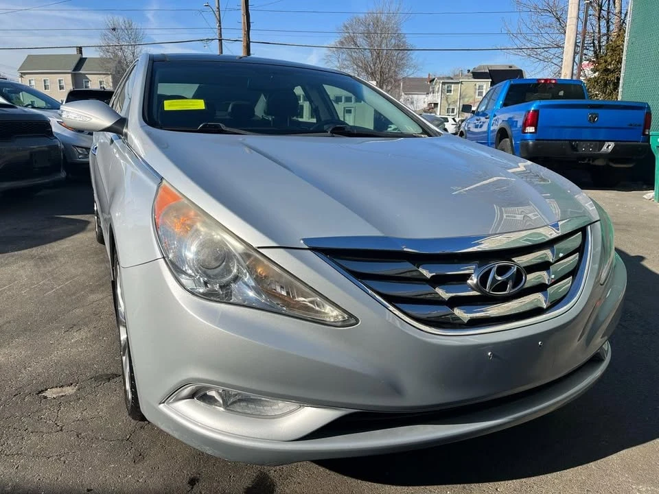 2012 Hyundai Sonata - Image 11 of 19