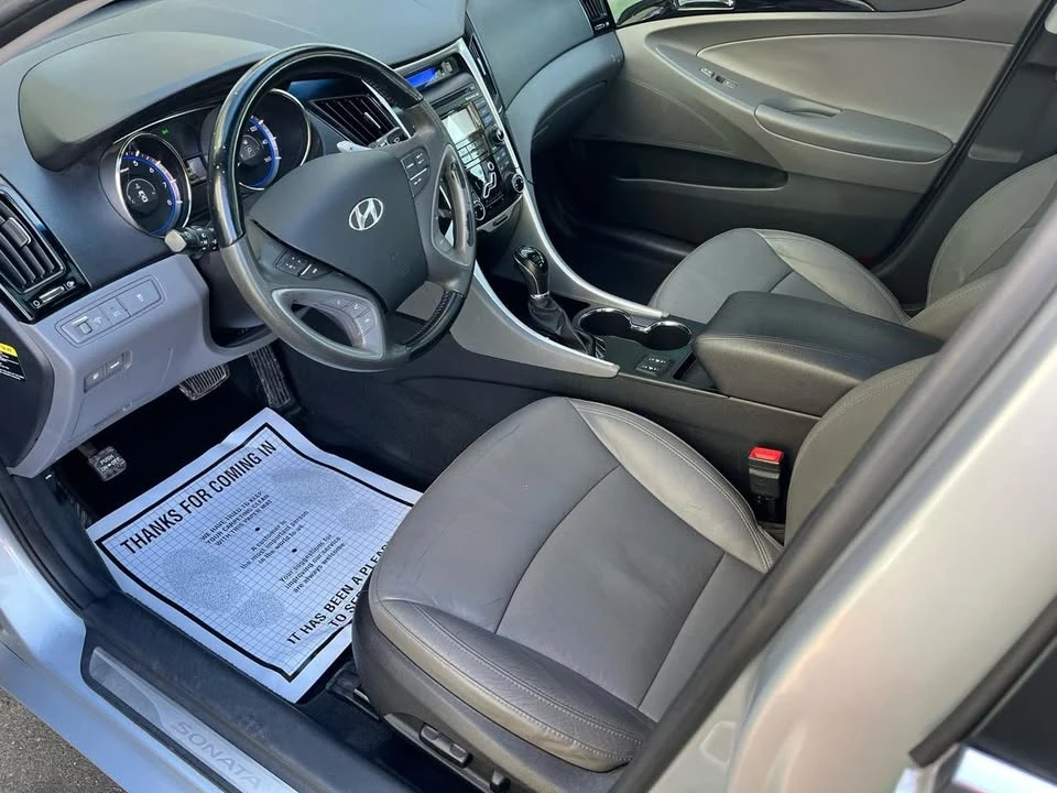 2012 Hyundai Sonata - Image 12 of 19