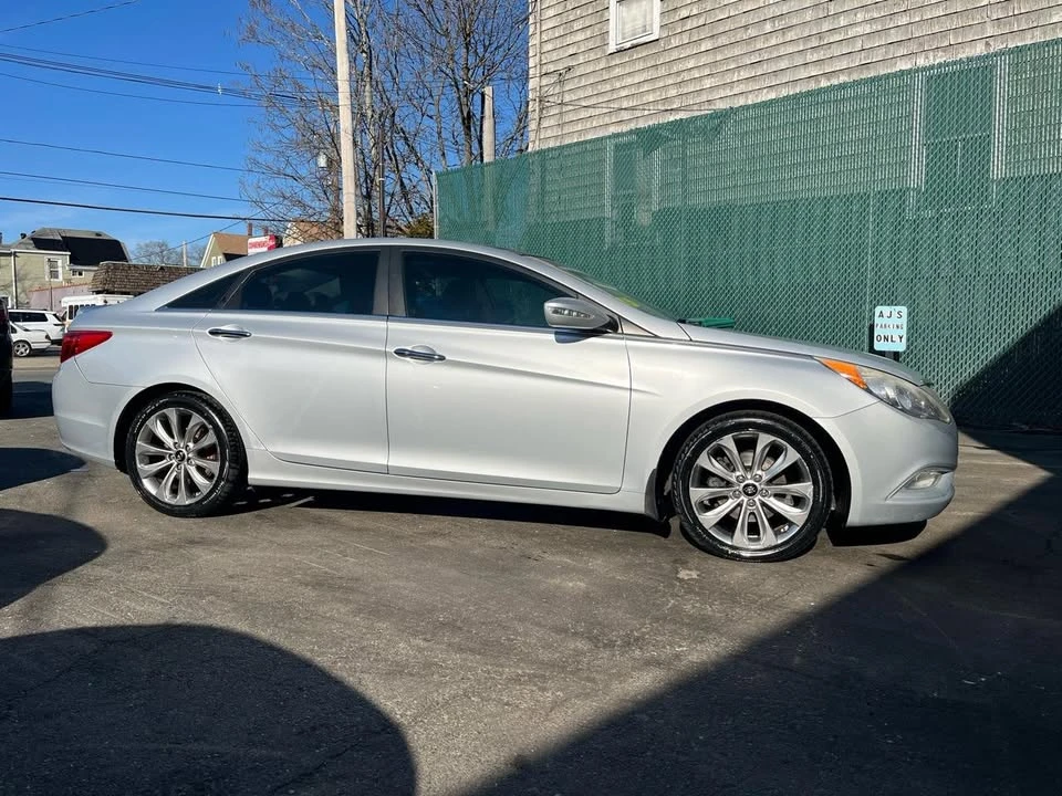 2012 Hyundai Sonata - Image 10 of 19