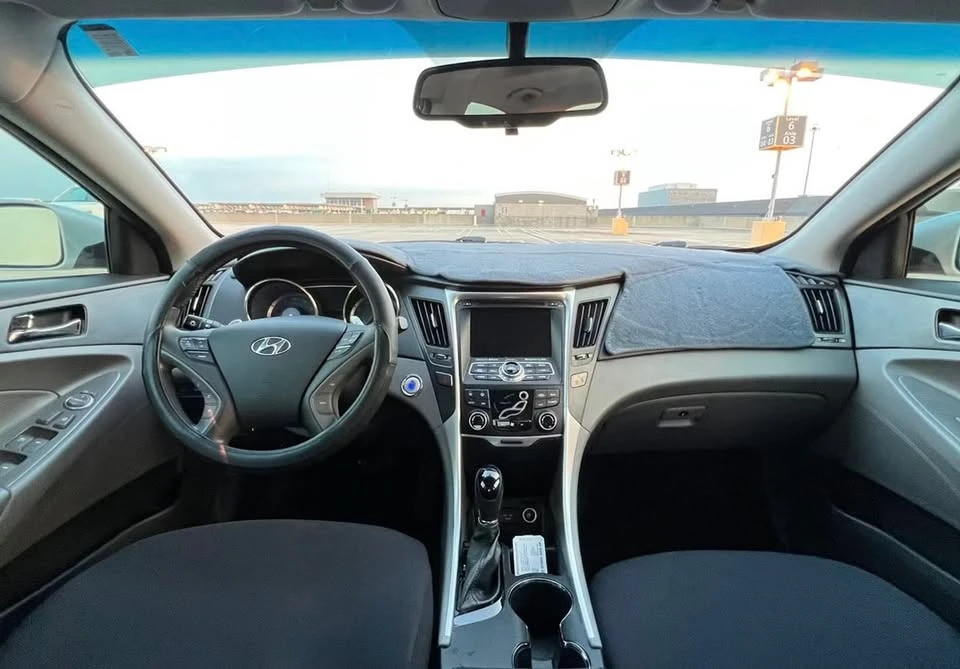 2012 Hyundai Sonata - Image 2 of 9