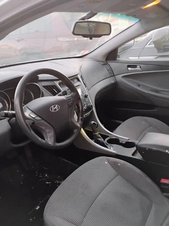 2012 Hyundai Sonata - Image 12 of 13