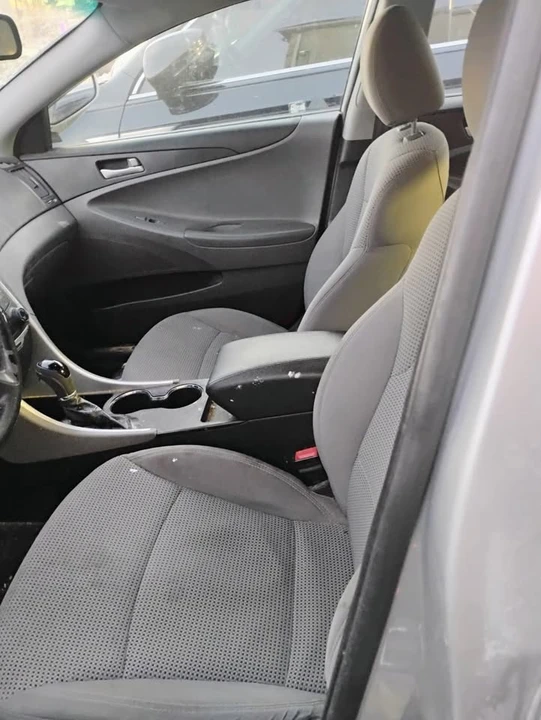 2012 Hyundai Sonata - Image 8 of 13