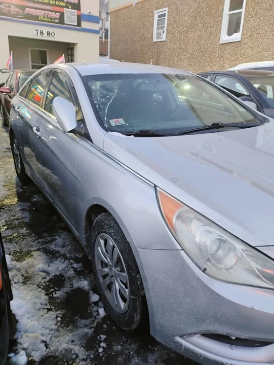 2012 Hyundai Sonata - Image 10 of 13