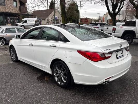 2012 Hyundai Sonata - Image 7 of 18