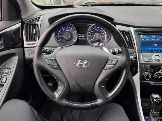 2012 Hyundai Sonata - Image 11 of 18
