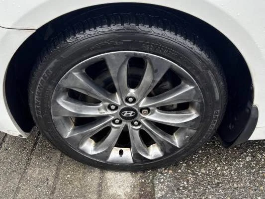 2012 Hyundai Sonata - Image 9 of 18