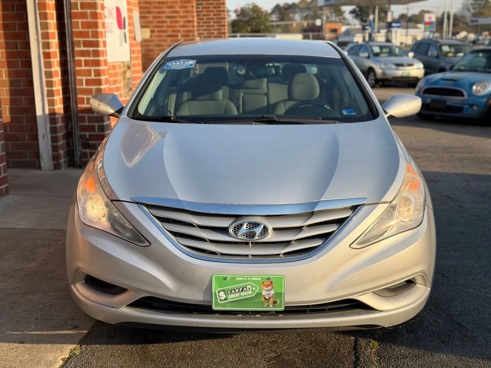 2012 Hyundai Sonata - Image 2 of 20