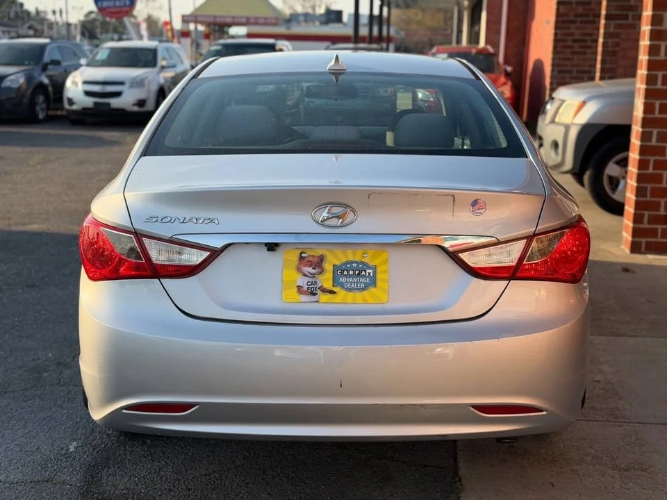 2012 Hyundai Sonata - Image 5 of 20