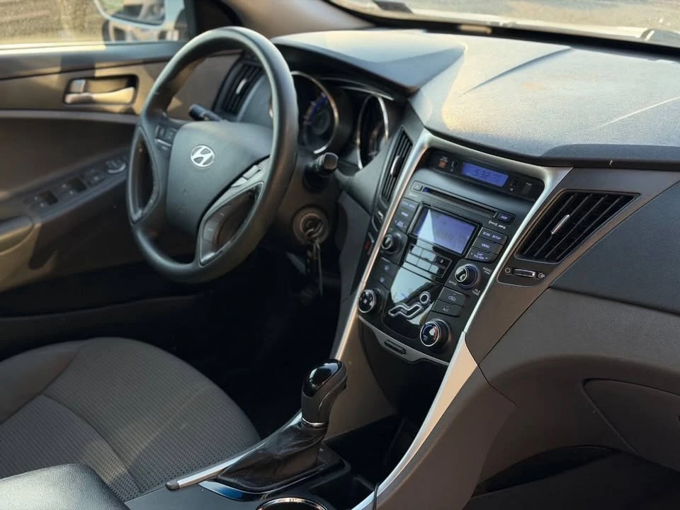 2012 Hyundai Sonata - Image 16 of 20