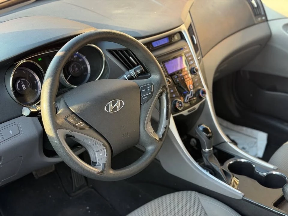 2012 Hyundai Sonata - Image 8 of 20