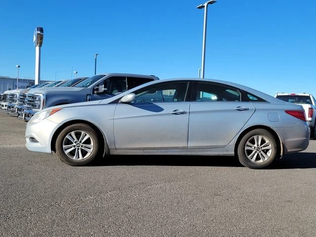 2012 Hyundai Sonata - Image 2 of 15