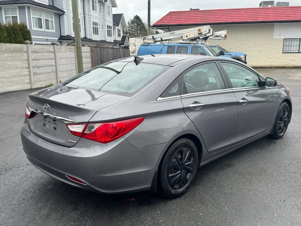 2012 Hyundai Sonata - Image 5 of 14