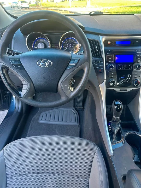 2012 Hyundai Sonata - Image 9 of 18