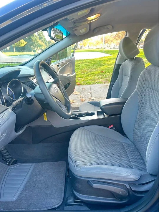 2012 Hyundai Sonata - Image 11 of 18