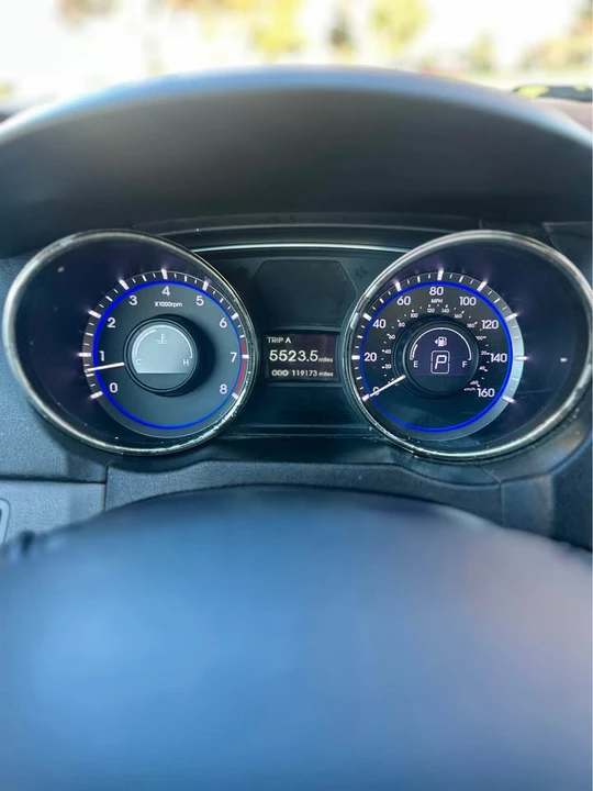 2012 Hyundai Sonata - Image 17 of 18