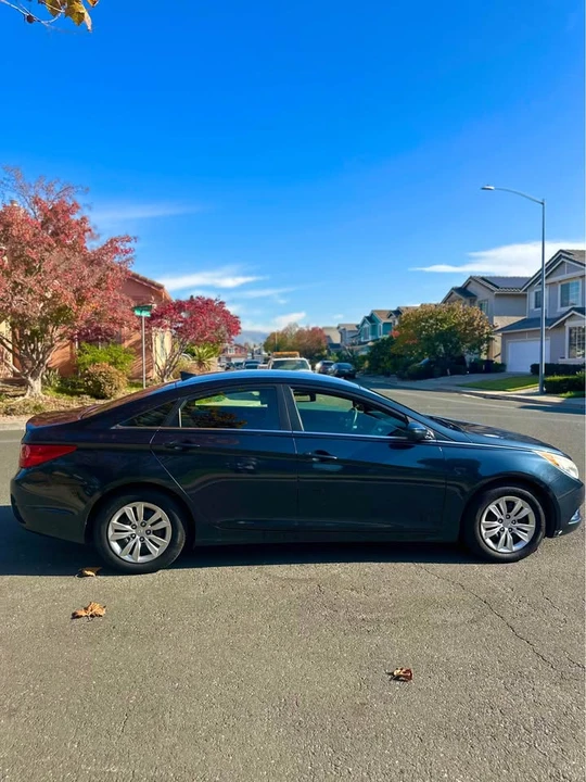 2012 Hyundai Sonata - Image 5 of 18