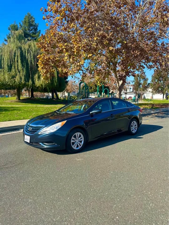 2012 Hyundai Sonata - Image 8 of 18