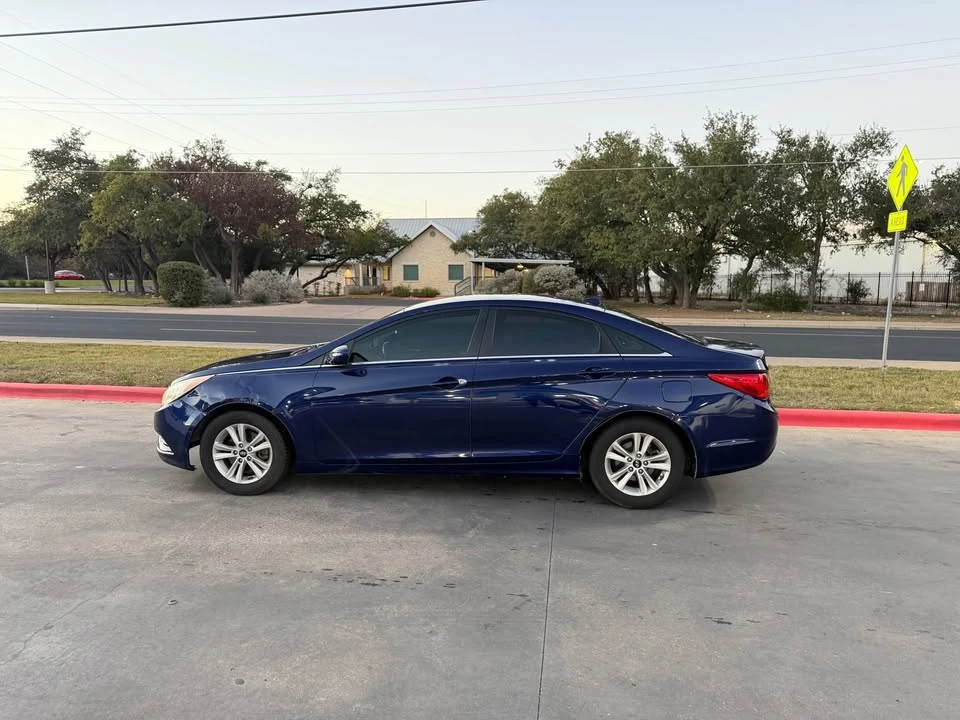 2012 Hyundai Sonata - Image 6 of 6