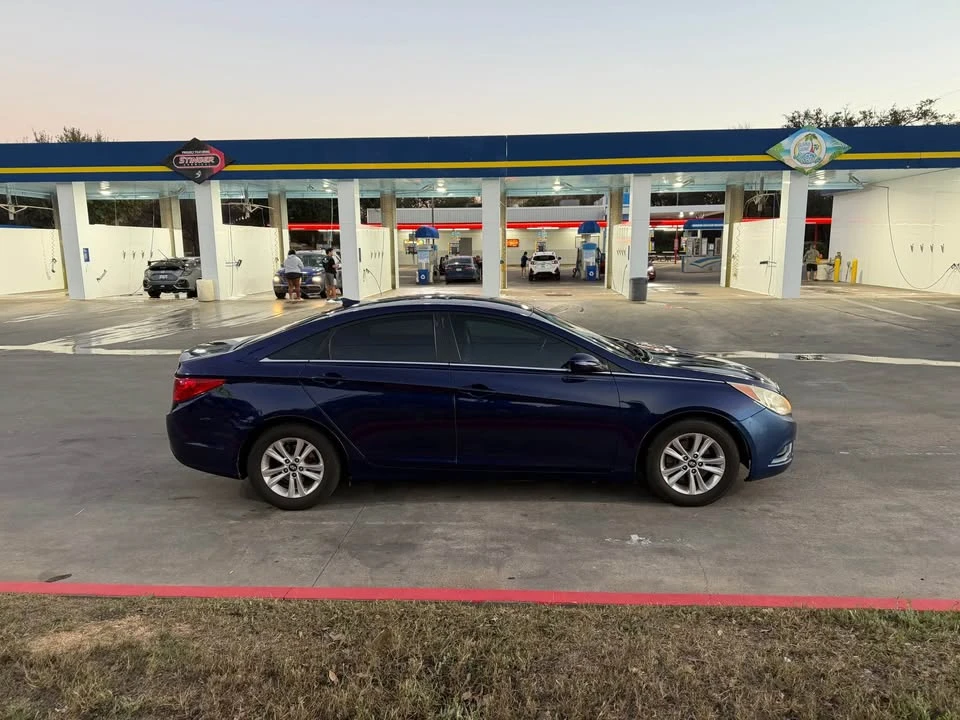 2012 Hyundai Sonata - Image 2 of 6