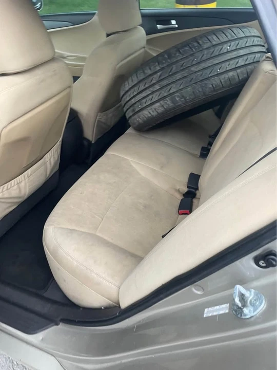 2012 Hyundai Sonata - Image 6 of 10